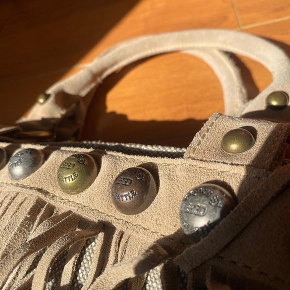 y2k authentic Ed Hardy shoulder bag with fun fringe detailing - Picture 5 of 8